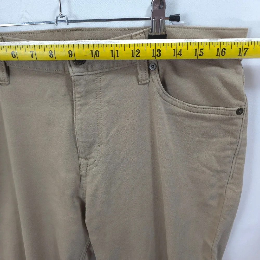 Banana‎ Republic Traveler Pants Mens 33x32 Slim Fit Stretch Khaki Classic Modern